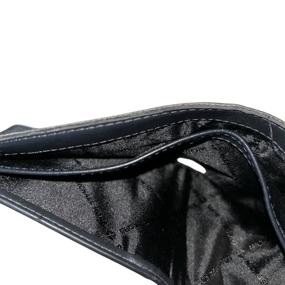 Michael Kors Wallet - Picture 3 of 4